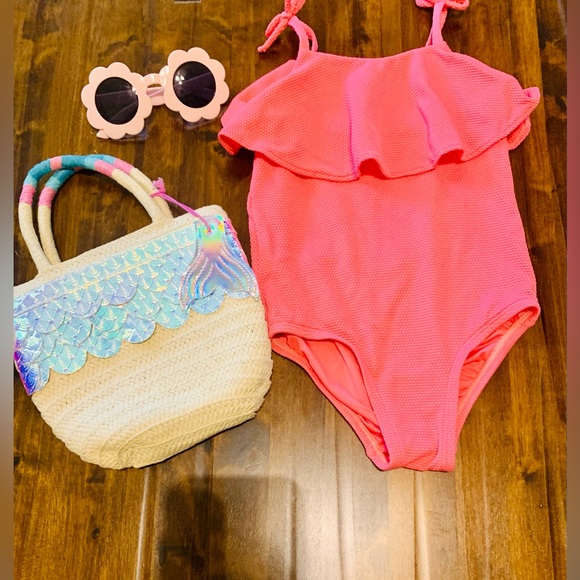 Old Navy ⚓️Toddler girl swimsuit 4T EUC🌟 - Picture 1 of 3